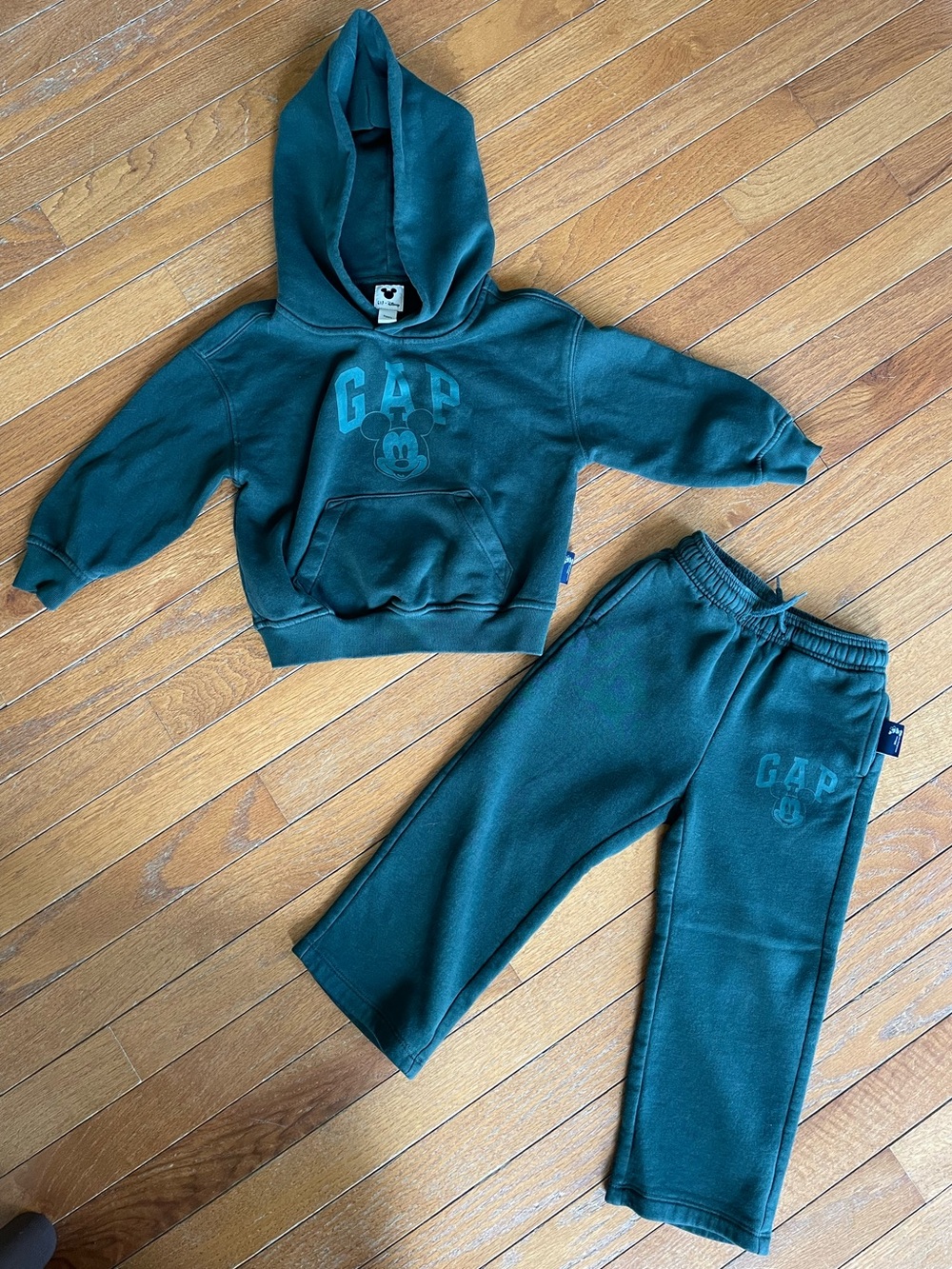 Disney x GAP Kids Emerald Green Hoodie Jogger Set 3T Toddler Sweatsuit - Picture 2 of 6